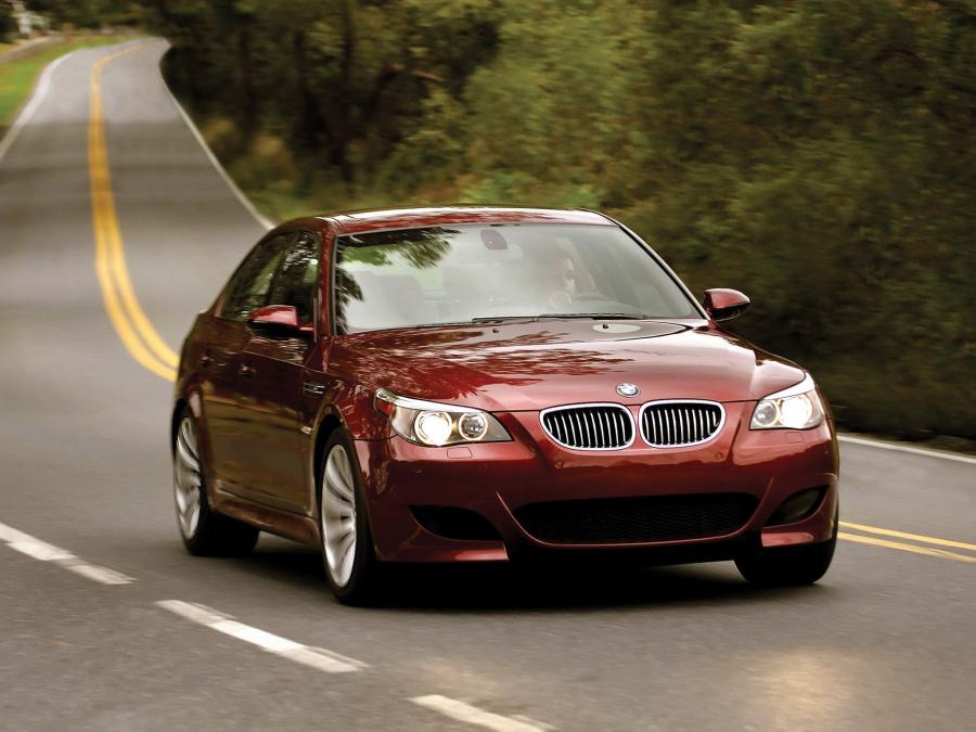  BMW M5 2005 года  (US) (фото 35 из 35)